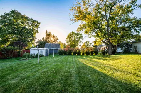 601 W High St, Roanoke, IL 61561 photo 41