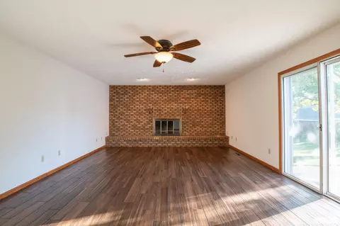601 W High St, Roanoke, IL 61561 photo 19