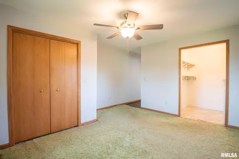 601 W High St, Roanoke, IL 61561 photo 26