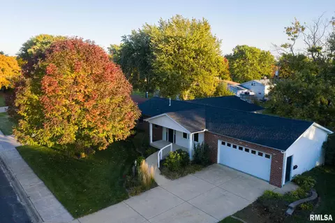 601 W High St, Roanoke, IL 61561 photo 42