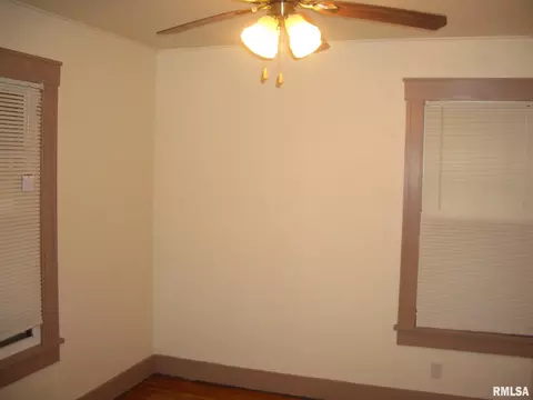 322 W Calhoun St, Macomb, IL 61455 photo 4