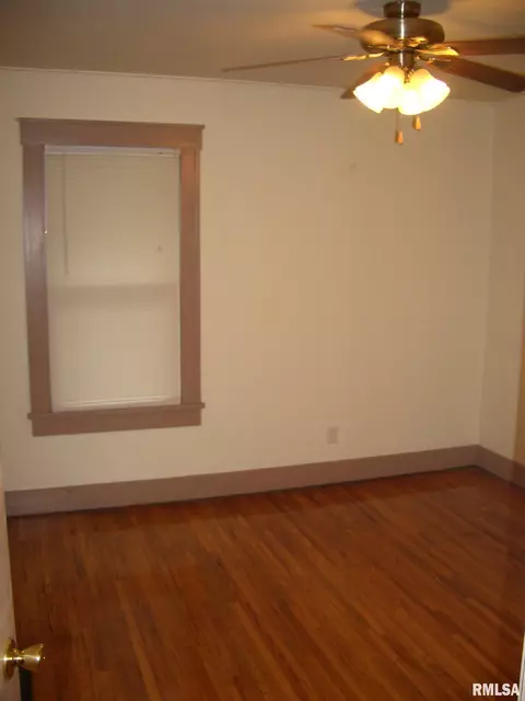 322 W Calhoun St, Macomb, IL 61455 photo 7