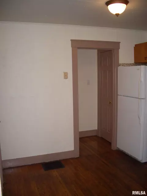322 W Calhoun St, Macomb, IL 61455 photo 9