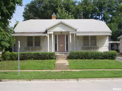 322 W Calhoun St, Macomb, IL 61455 photo 1