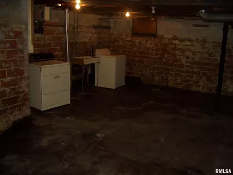 322 W Calhoun St, Macomb, IL 61455 photo 13