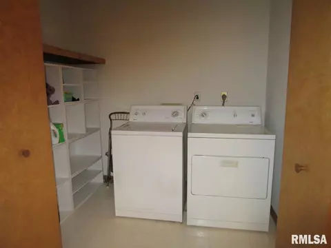 1473 E Myrtle St, Canton, IL 61520 photo 10