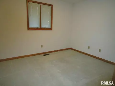 1473 E Myrtle St, Canton, IL 61520 photo 25