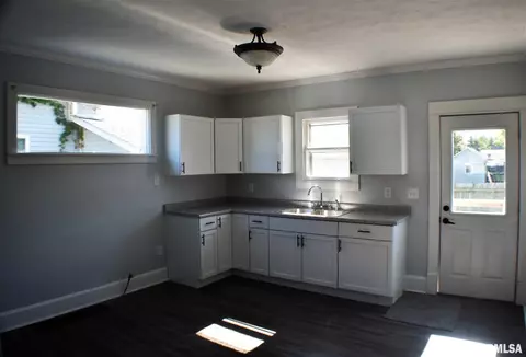 914 E Chestnut St, Canton, IL 61520 photo 10