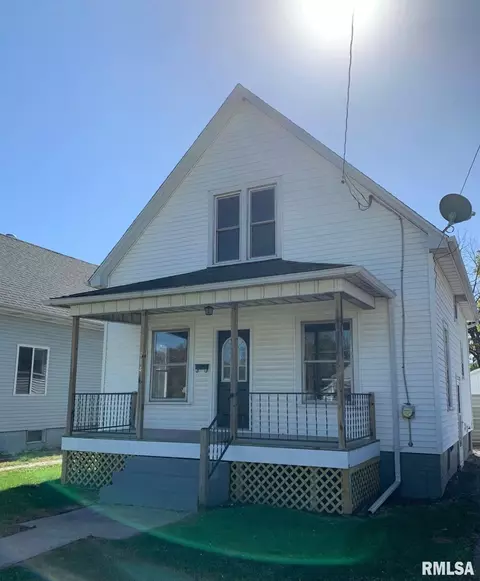 914 E Chestnut St, Canton, IL 61520 photo 1