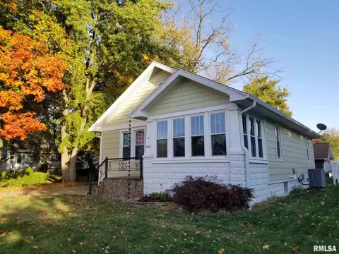 822 E Calhoun St, Macomb, IL 61455 photo 1