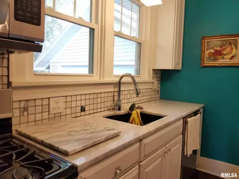 822 E Calhoun St, Macomb, IL 61455 photo 9