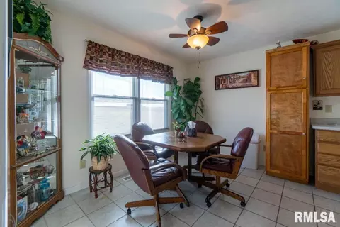 1006 Simon Ct, Eureka, IL 61530 photo 8