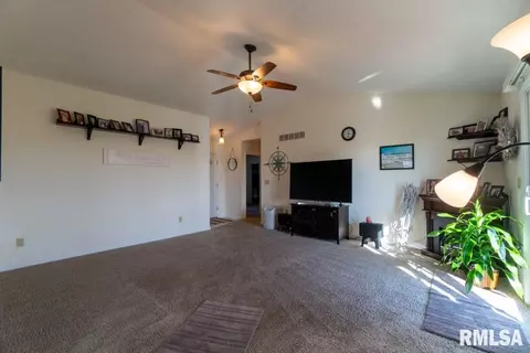 1006 Simon Ct, Eureka, IL 61530 photo 6