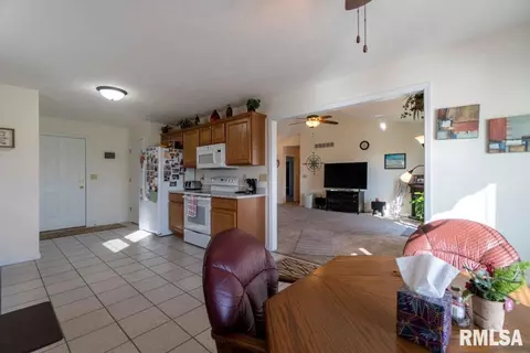 1006 Simon Ct, Eureka, IL 61530 photo 9