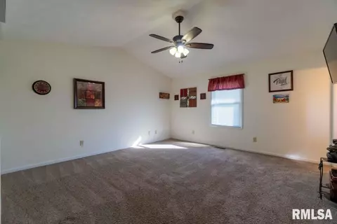 1006 Simon Ct, Eureka, IL 61530 photo 15