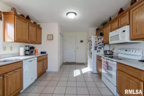 1006 Simon Ct, Eureka, IL 61530 photo 10
