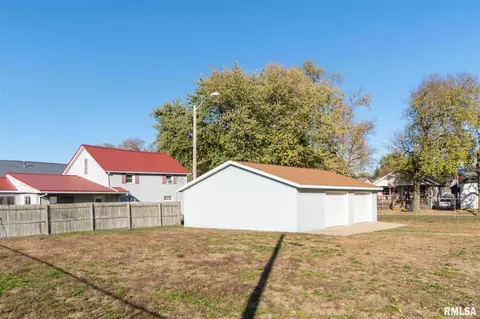 409 S 3rd St, Pekin, IL 61554 photo 22