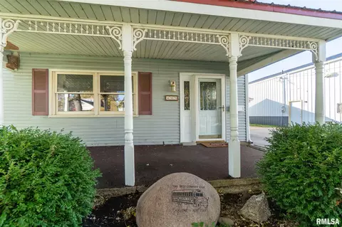 409 S 3rd St, Pekin, IL 61554 photo 3