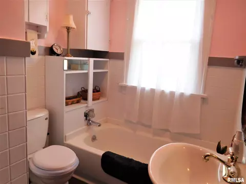 307 W Center St, Eureka, IL 61530 photo 19