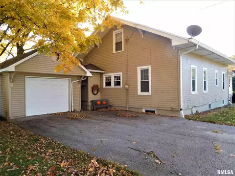 307 W Center St, Eureka, IL 61530 photo 31
