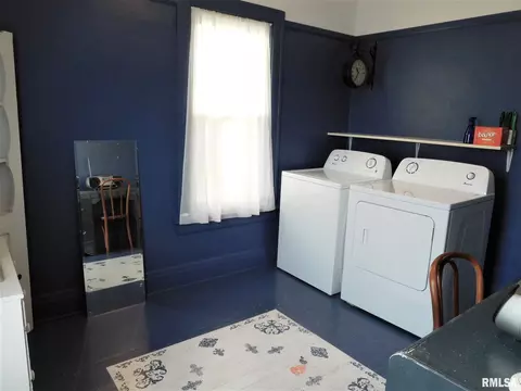 307 W Center St, Eureka, IL 61530 photo 13