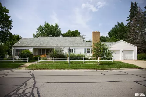 402 E Jefferson St, Macomb, IL 61455 photo 1