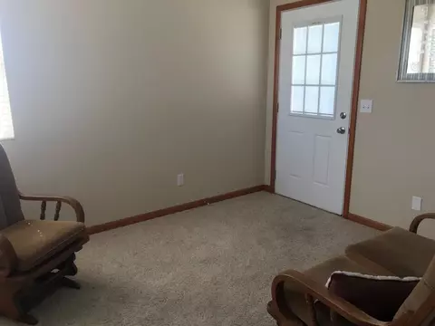325 Pinecrest Dr, Macomb, IL 61455 photo 7