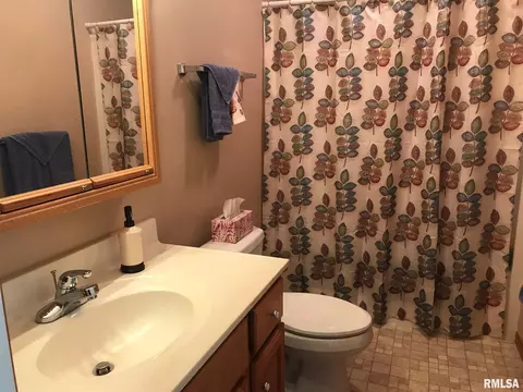 325 Pinecrest Dr, Macomb, IL 61455 photo 12
