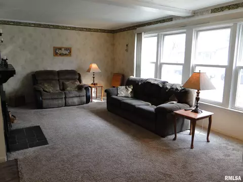 1137 Stacy Ln, Macomb, IL 61455 photo 6