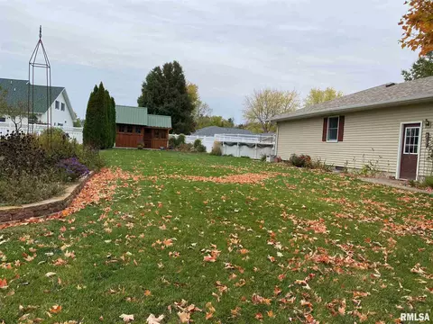 1123 E Sycamore St, Canton, IL 61520 photo 34