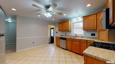 112 N Spring St, Metamora, IL 61548 photo 13