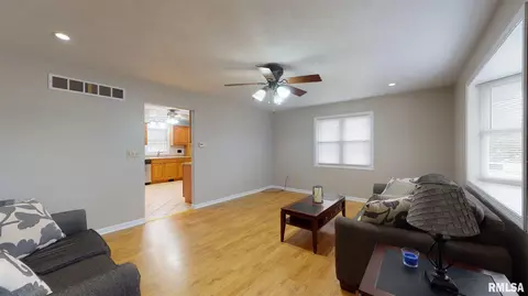 112 N Spring St, Metamora, IL 61548 photo 10