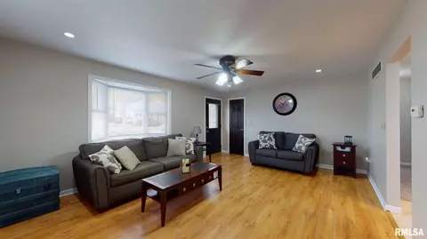 112 N Spring St, Metamora, IL 61548 photo 9