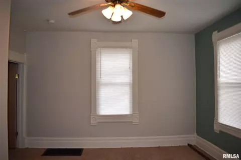 536 N Johnson St, Macomb, IL 61455 photo 10