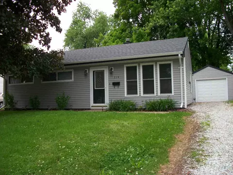 314 S Monroe St, Macomb, IL 61455 photo 1