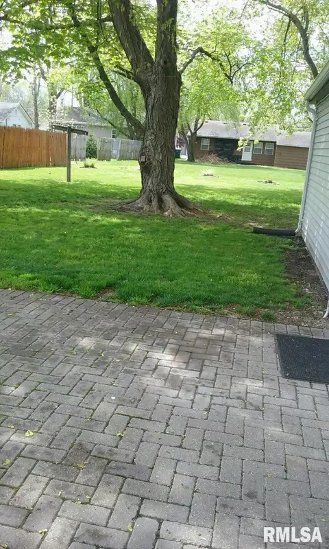 314 S Monroe St, Macomb, IL 61455 photo 3