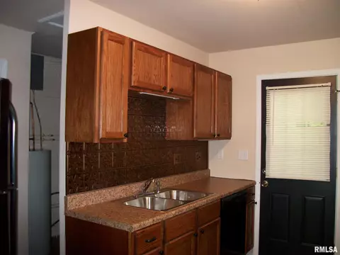 314 S Monroe St, Macomb, IL 61455 photo 6