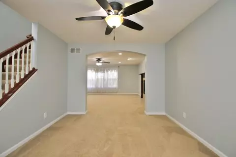 1607 W Meadowview Dr, Dunlap, IL 61525 photo 9