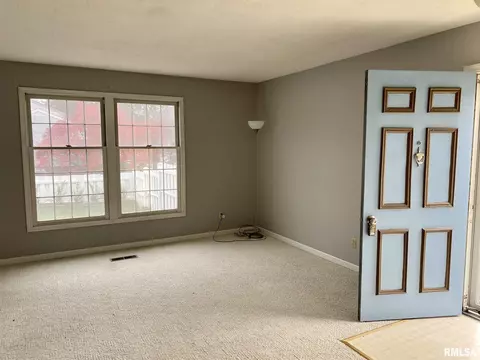 15 Richmond Rd, Macomb, IL 61455 photo 6