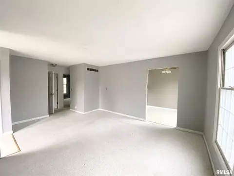 15 Richmond Rd, Macomb, IL 61455 photo 12