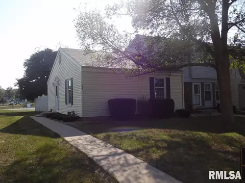 75 Carriage Hl, Macomb, IL 61455 photo 1