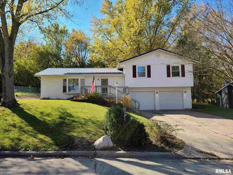 1435 E Sycamore St, Canton, IL 61520 photo 1