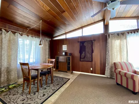 1327 Parkview Dr, Macomb, IL 61455 photo 13