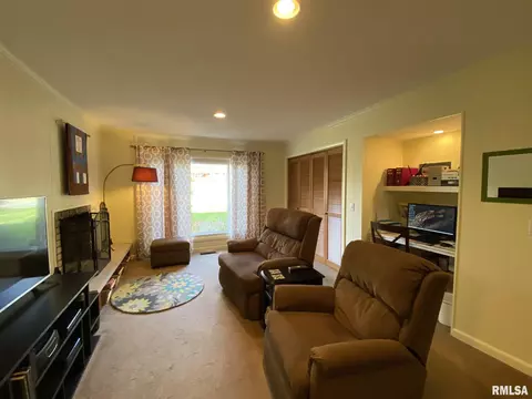 1327 Parkview Dr, Macomb, IL 61455 photo 20