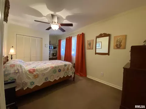 1327 Parkview Dr, Macomb, IL 61455 photo 21
