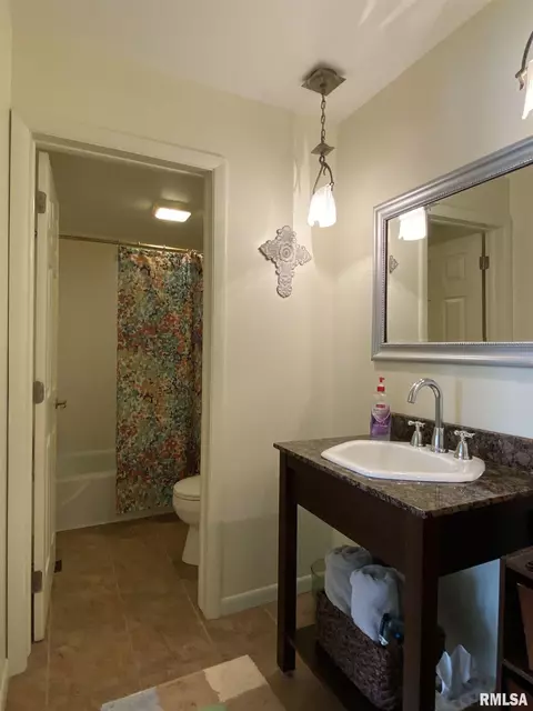 1327 Parkview Dr, Macomb, IL 61455 photo 24