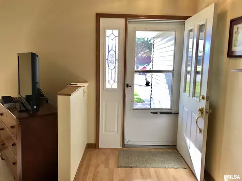 1455 E Myrtle St, Canton, IL 61520 photo 5