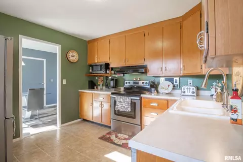 1622 Summit Dr, Pekin, IL 61554 photo 21