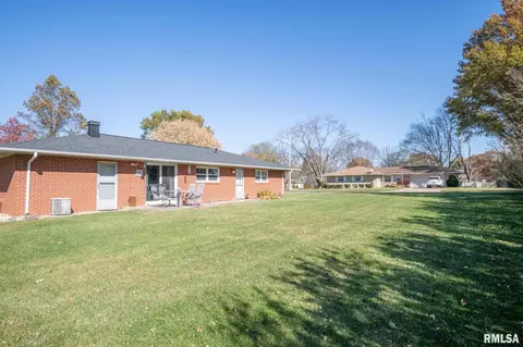 1622 Summit Dr, Pekin, IL 61554 photo 39
