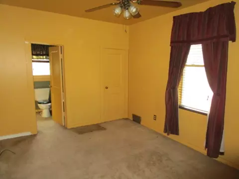 706 E Walnut St, Canton, IL 61520 photo 14